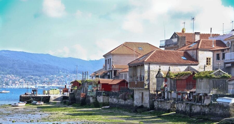 From Santiago: Rías Baixas Galicia Seafood & Wine Day Tour - La Lanzada, where beach meets legend