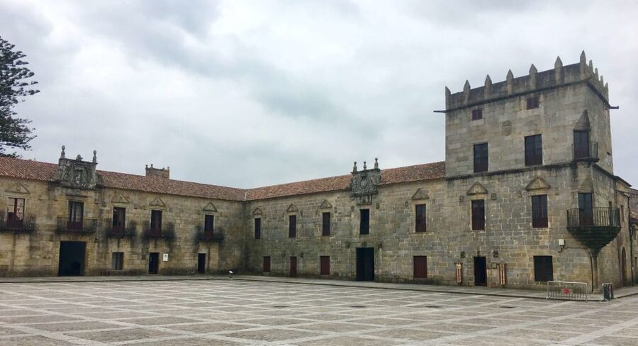 From Santiago: Tour to Rias Baixas with Boat Trip and Winery - Illa da Toxa and the shell-covered chapel