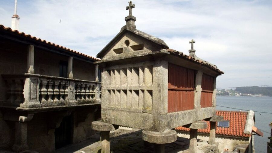 From Santiago: Tour to Rias Baixas with Boat Trip and Winery - The boat cruise: the day’s main event