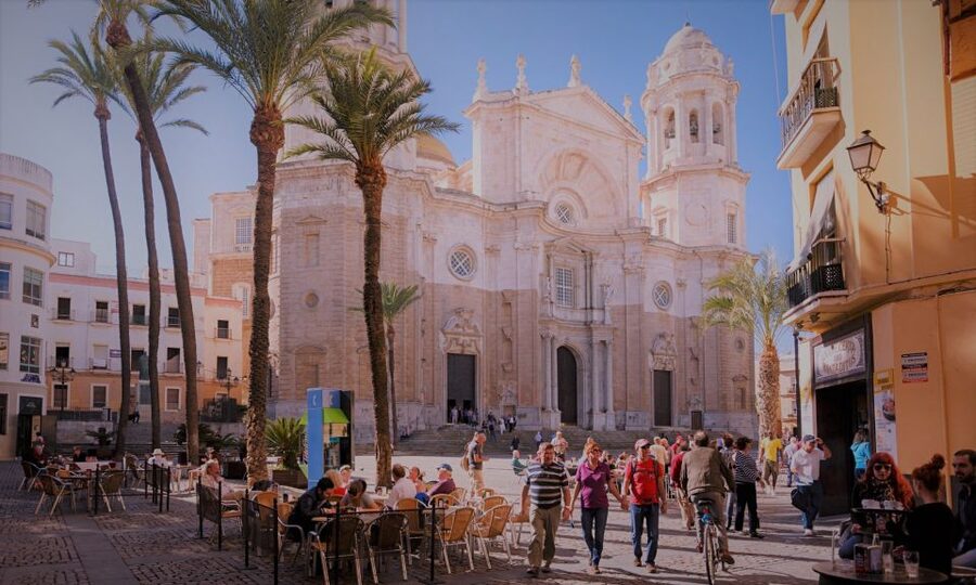 From Seville: Cadiz and Jerez de la Frontera Day Trip - La Caleta Beach and the Bay of Cadiz