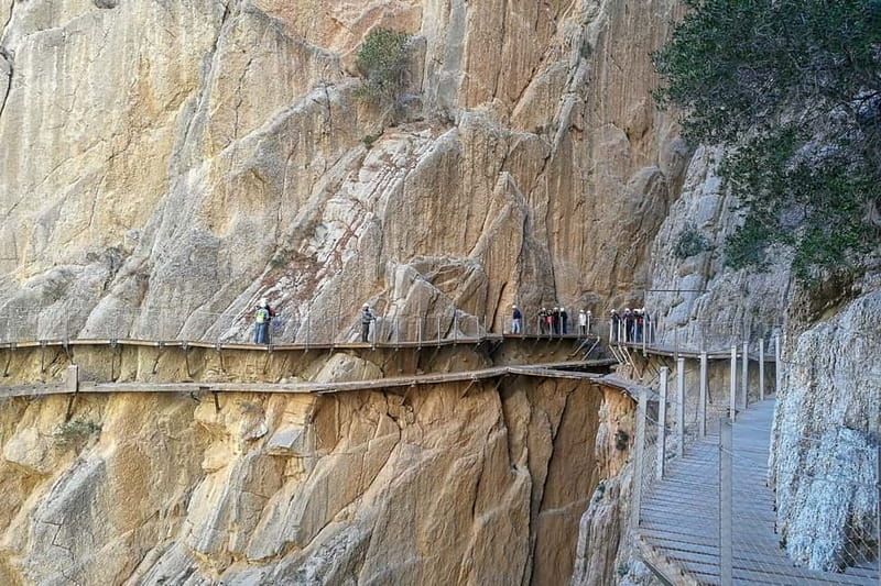 From Seville: Caminito del Rey Hike Day Trip - Guides, group atmosphere, and languages