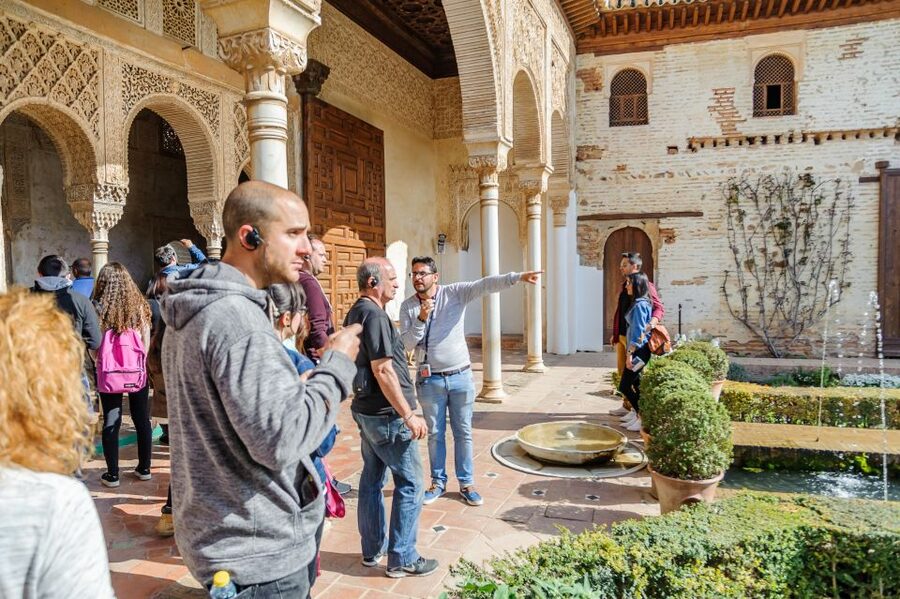 From Seville: Granada Day Trip Alhambra and Albaycin - Generalife Gardens and the Palace of Charles V