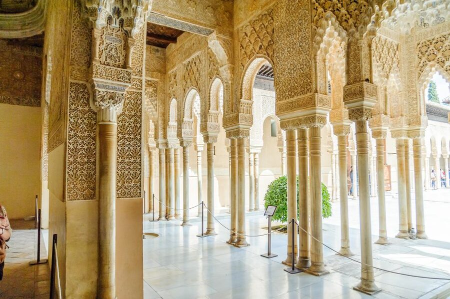From Seville: Granada Day Trip Alhambra and Albaycin - Starting early in central Seville