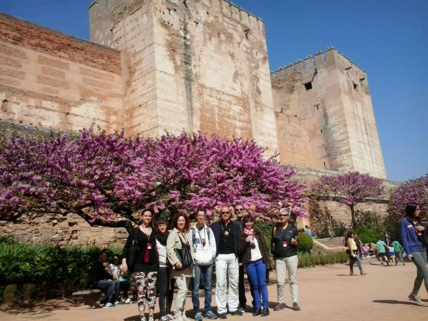From Seville: Granada Day Trip with Alhambra and Albaicín - Walking the Albaicín’s Moorish lanes
