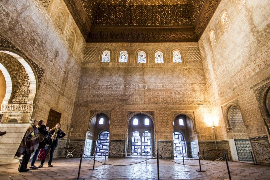 From Seville: Granada Day Trip with Alhambra and Albaicín - What the return trip feels like