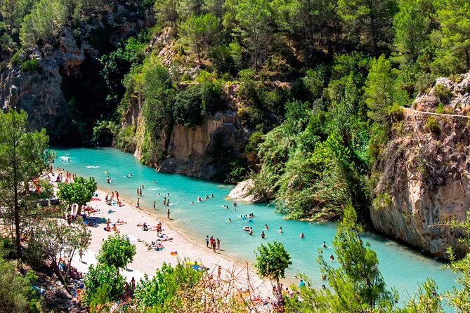 From Valencia: Montanejos Thermal Spring & Girlfriend Waterfall - Lunch in Montanejos, with a little planning required