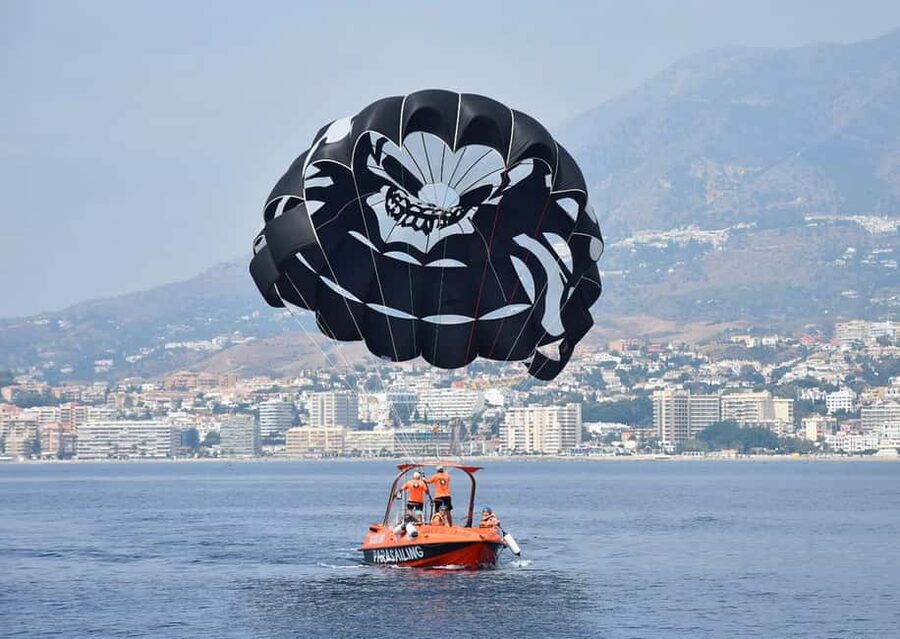 Fuengirola: Deluxe Parasailing Flight from Fuengirola Port - What the Fuengirola parasailing trip is really like