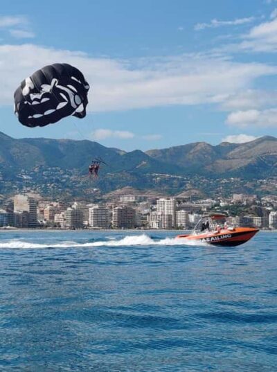 Fuengirola: Deluxe Parasailing Flight from Fuengirola Port