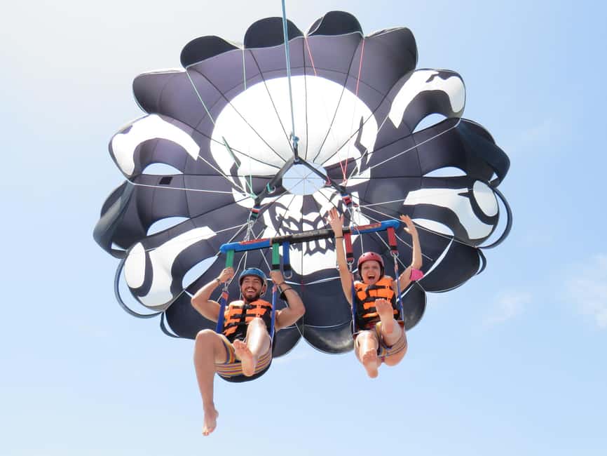 Fuengirola: Deluxe Parasailing Flight from Fuengirola Port - Flying alone, as a pair, or with the whole family