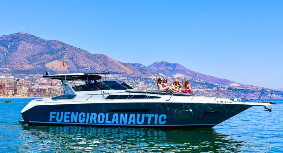 Fuengirola: Dolphin Watching by Yacht with Snacks and Drinks - Key points to know before you book