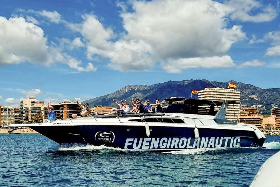 Fuengirola: Dolphin Watching by Yacht with Snacks and Drinks - Who should book this cruise?
