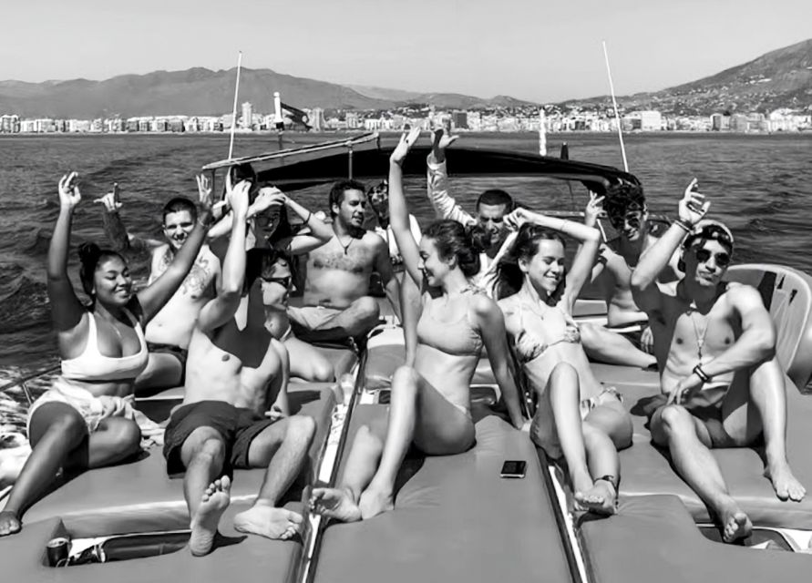 Fuengirola: Dolphin Watching by Yacht with Snacks and Drinks - Setting sail from Fuengirola Port