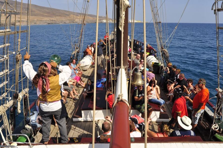 Fuerteventura: 4-Hour Pirate Sailing Adventure - Swimming, swinging, and using the attached pool