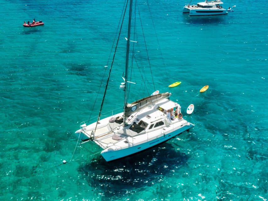 Fuerteventura : Catamaran excursion to Lobos Island - A small catamaran makes a big difference