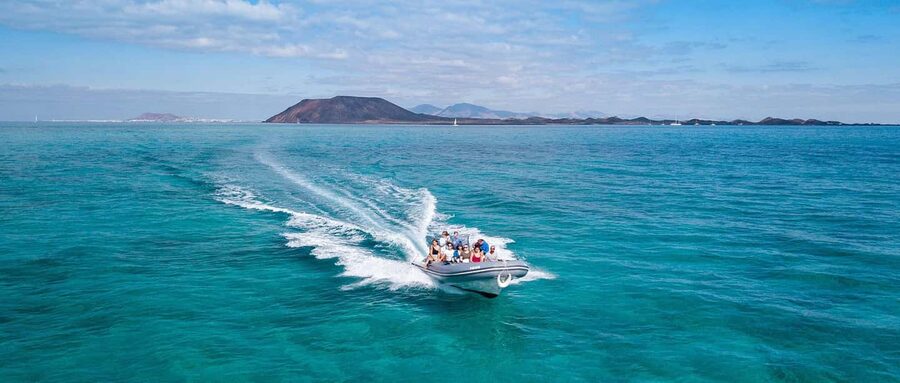 Fuerteventura: Lobos Island Round-Trip Speedboat Ticket - Walking to La Caldera and the lighthouse