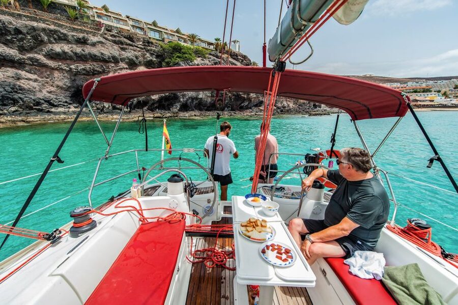Fuerteventura: Sailing with Snorkeling and Dolphin Watching - The swim and snorkeling stop near Morro Jable