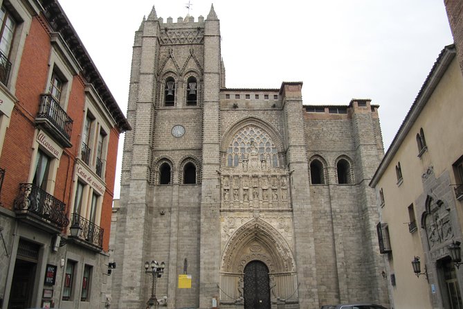 Full Day Tour to Avila & Segovia from Madrid - What the guide adds to the day