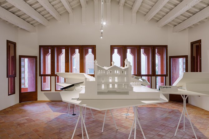 Gaudi´s Casa Vicens Skip the Line Ticket with Audioguide - The exterior: color, pattern, and plant life