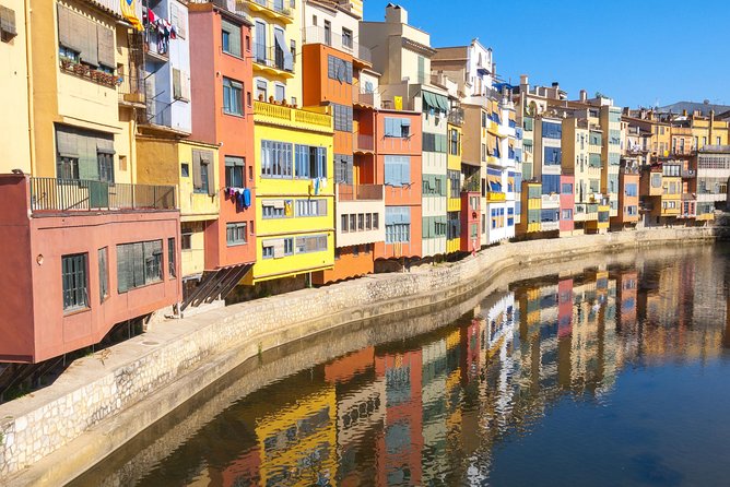 Girona and Dali Museum Full Day tour from Barcelona - The coach ride to Figueres and Dalí’s hometown