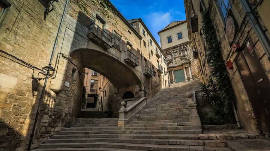 Girona and Figueres Full-Day Tour with Hotel Pick Up - Who should book this tour?