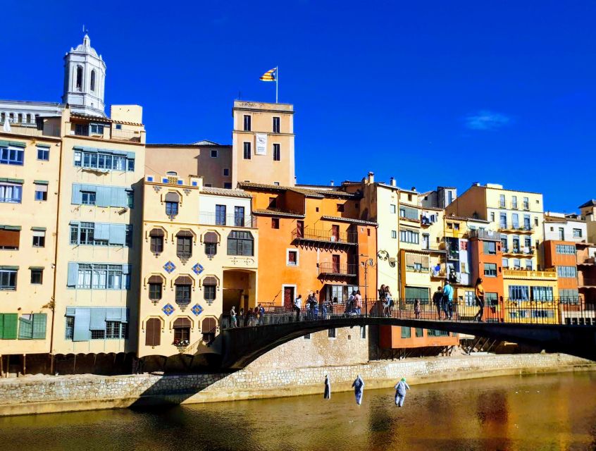 Girona: Small Group Walking Tour - Girona Cathedral and its remarkable Gothic interior