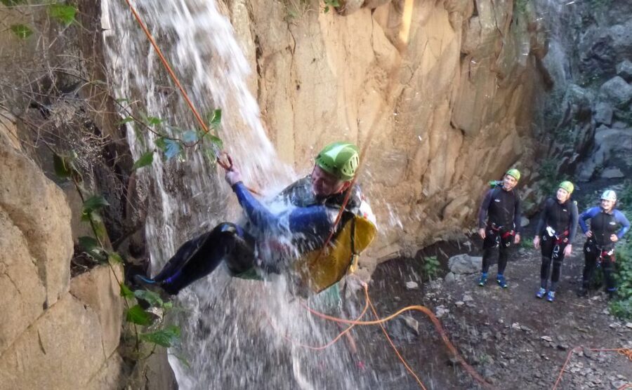 Gran Canaria: Canyoning Trip - Walking into the watercourse