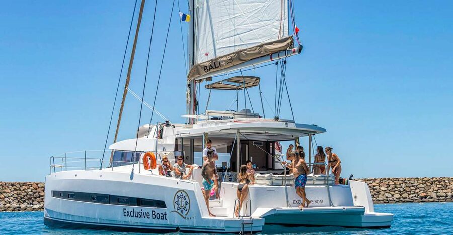 Gran Canaria: Catamaran Day Trip with Food and Drinks - Sailing west from Puerto Rico