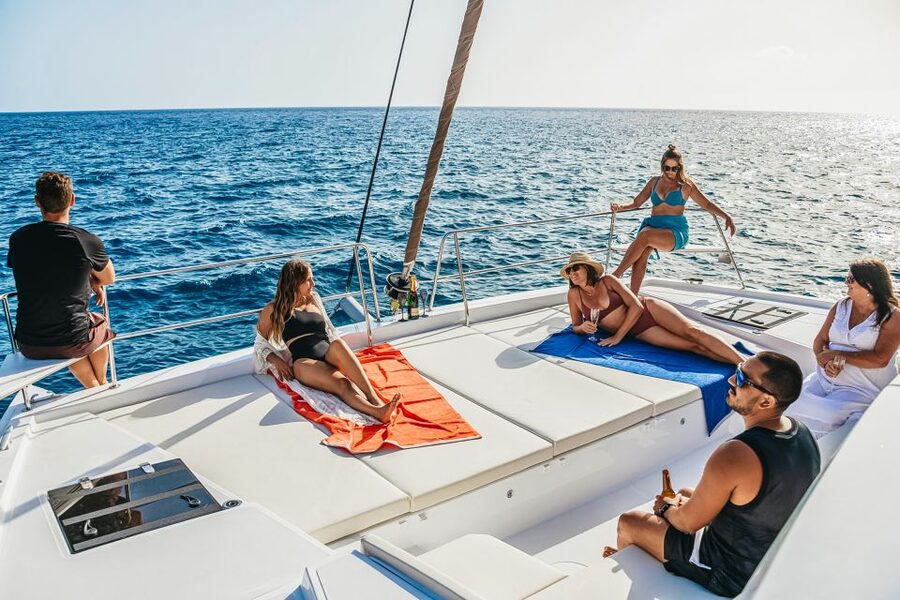 Gran Canaria: Catamaran Day Trip with Food and Drinks - Lunch beside Tasarte beach