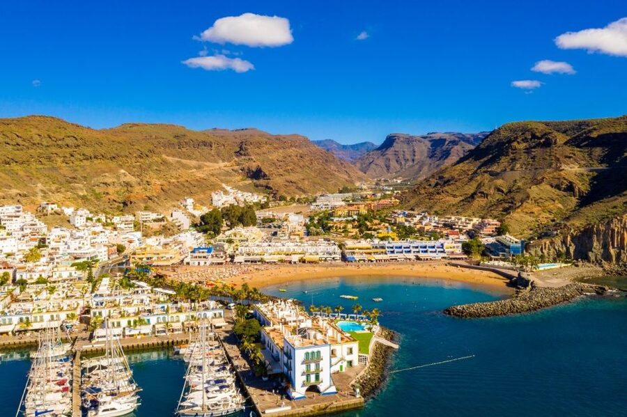Gran Canaria: Full-Day Island Sightseeing Coach Tour - The first stop at Puerto de Mogán