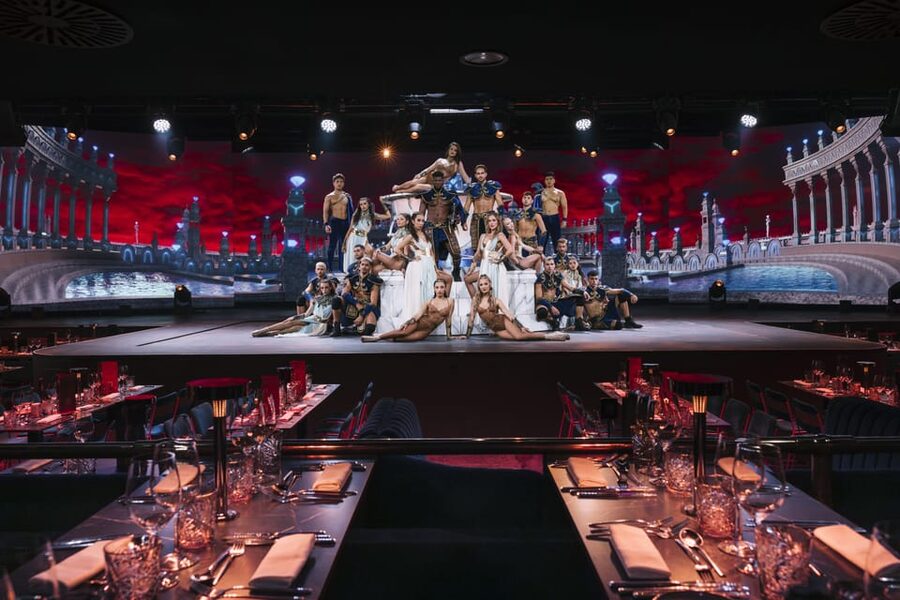 Gran Canaria: Origen Dinner Show at Sala Scala - Making the evening feel more local