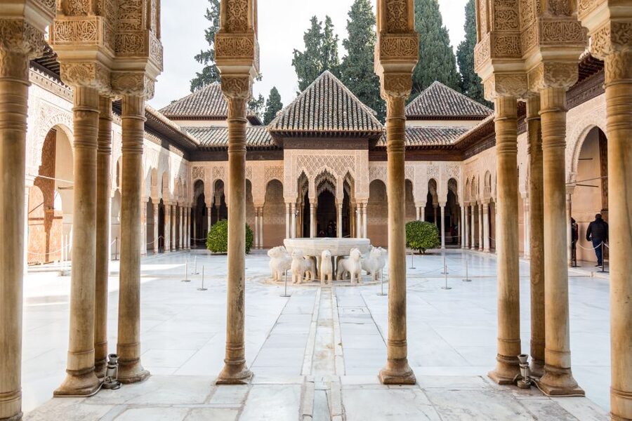 Granada: 3-Hour Alhambra and Generalife Gardens Guided Tour - Why the Alhambra needs a guided visit