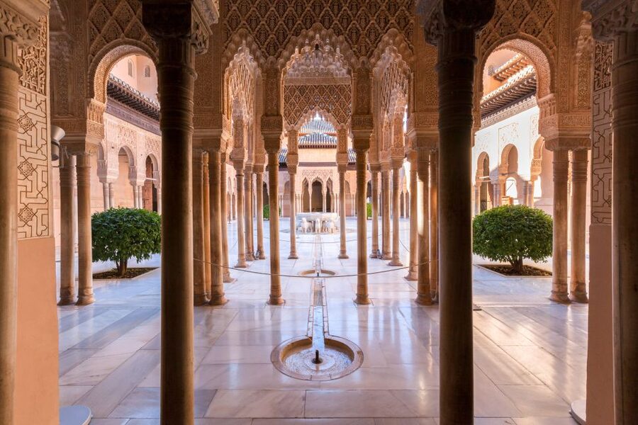 Granada: 3-Hour Alhambra and Generalife Gardens Guided Tour - Meeting at the ticket office plaza