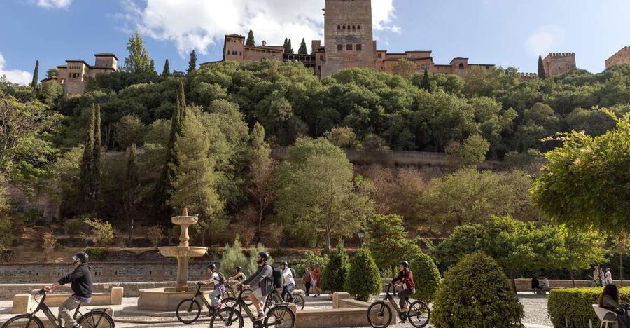 Granada: Albaicin and Sacromonte E-Bike Tour - Starting near Plaza Nueva