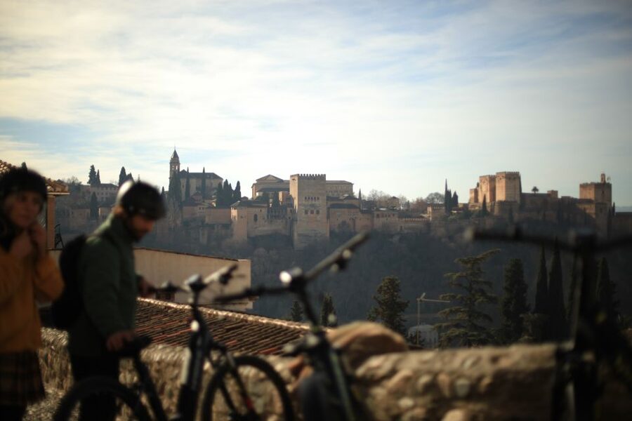 Granada: Albaicin and Sacromonte E-Bike Tour - Group or private ride?
