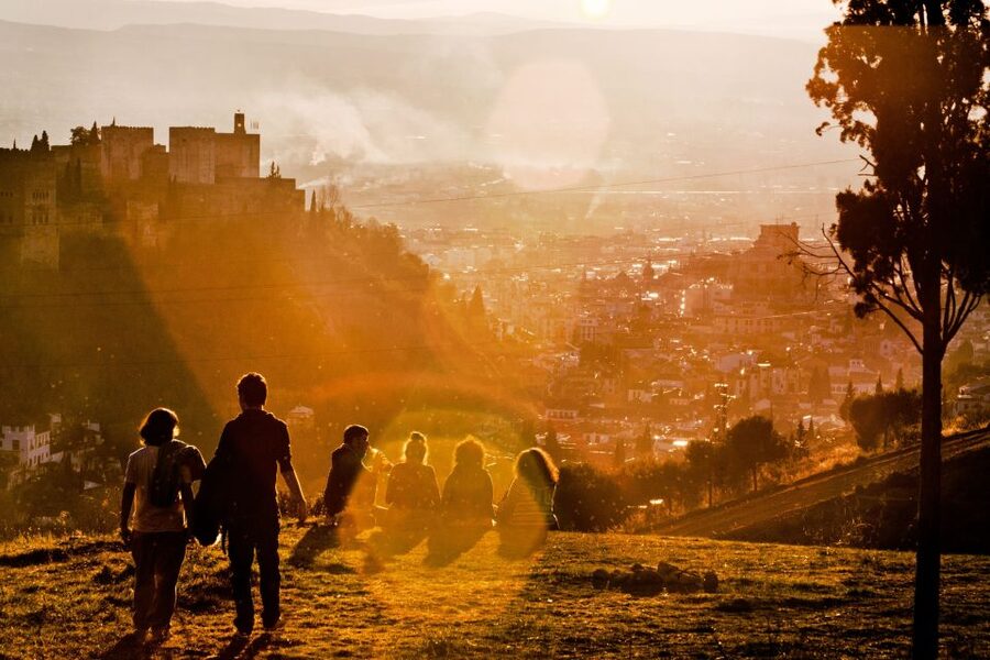 Granada: Albaicín and Sacromonte Guided Sunset Walking Tour - Why this sunset walk works so well in Granada