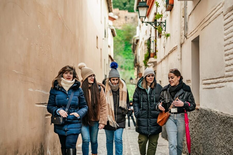 Granada: Albaicín and Sacromonte Guided Sunset Walking Tour - A brief look at El Bañuelo