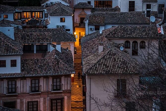 Granada: Albaicin and Sacromonte Private Tour - Starting beside the Darro at Plaza Nueva
