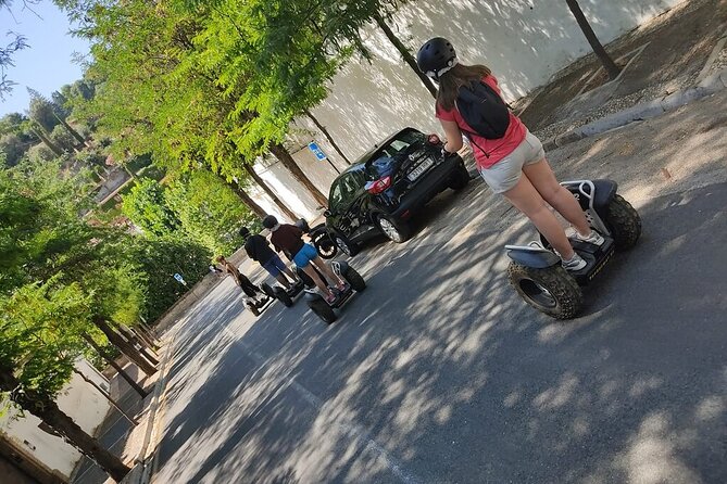 Granada: Albaicin and Sacromonte Segway Tour - Mirador de San Nicolas: a short stop with a famous view