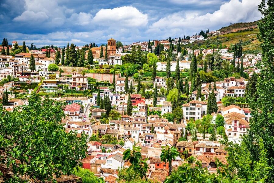 Granada: Albaicín and Sacromonte Walking Tour - Plaza Nueva and the route into the Albaicín