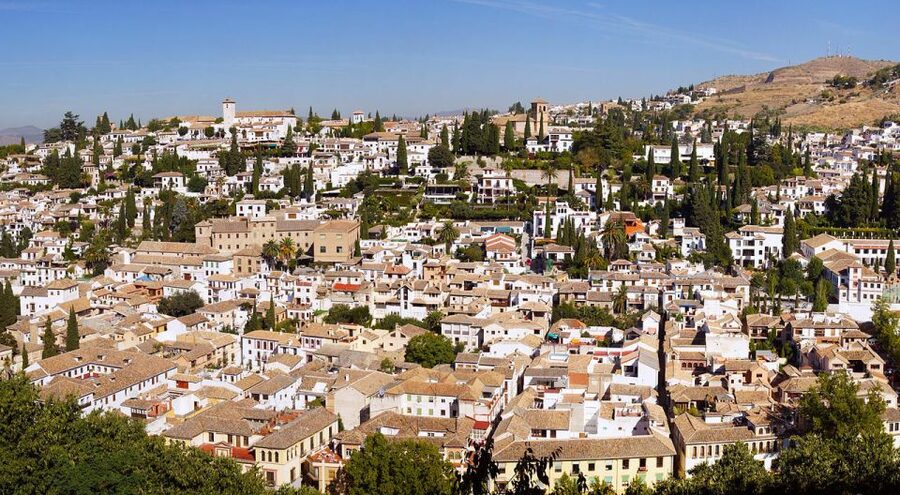 Granada: Albaicín and Sacromonte Walking Tour - Puerta de las Pesas and Plaza Larga