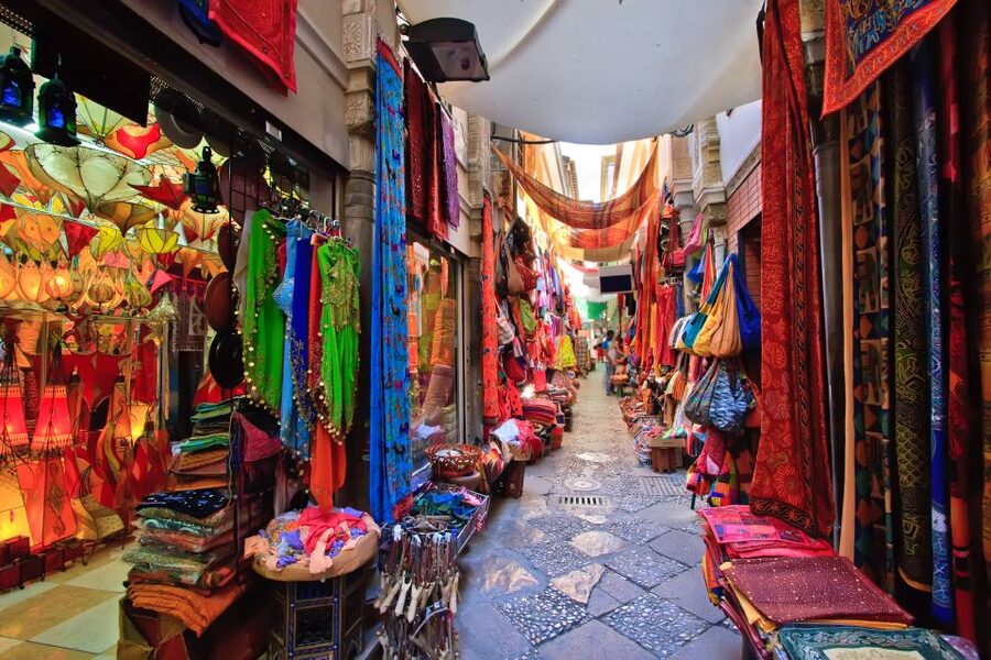 Granada: Albaicín and Sacromonte Walking Tour - Sacromonte and its cave homes