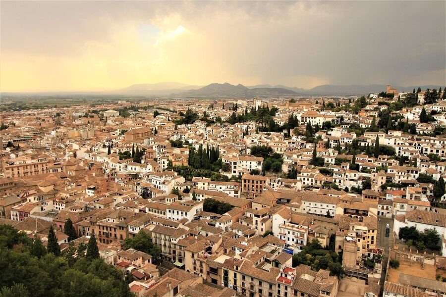 Granada: Albaicín, Sacromonte & Museum of Caves Walking Tour - Guides who make the difference