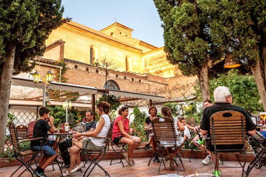 Granada: Albayzin and Sacromonte Walking Tour - Is $16 Good Value?