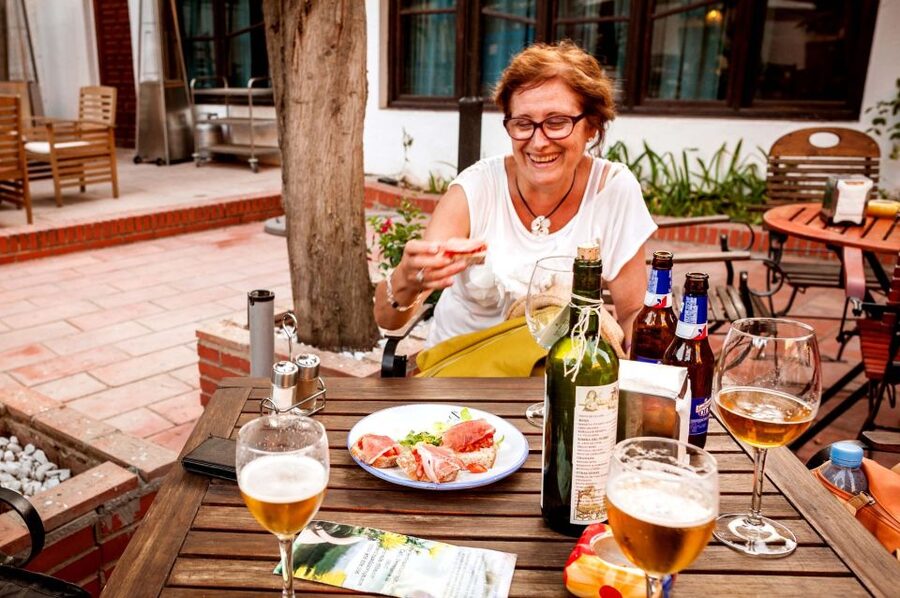 Granada: Albayzin and Sacromonte Walking Tour - Practical Tips Before You Go