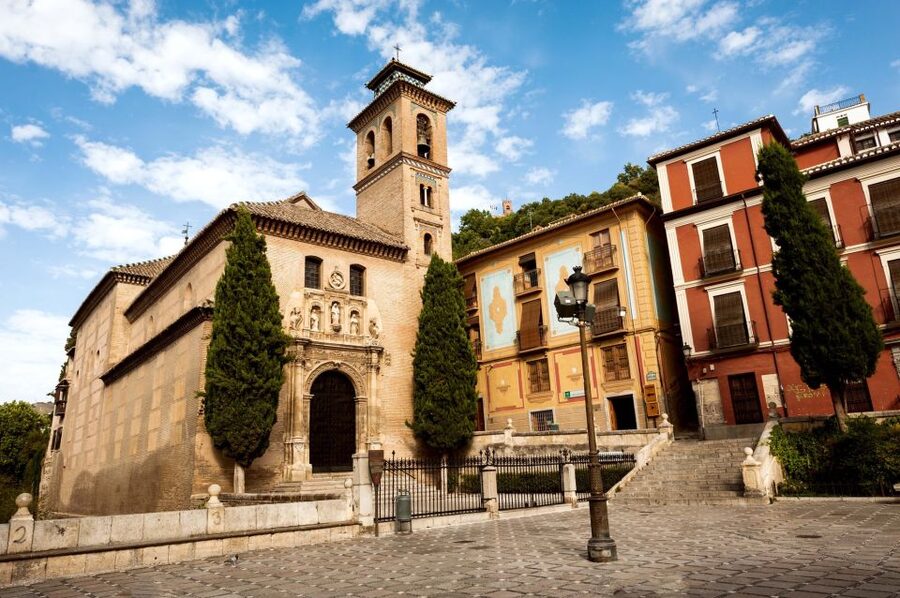 Granada: Albayzin and Sacromonte Walking Tour - Albayzín’s Narrow Streets and Spanish-Muslim Design