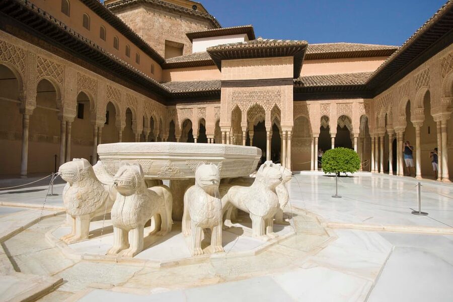 Granada: Alhambra and Albaicín Small Group Tour - Generalife gardens, about 45 minutes