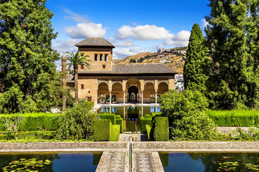 Granada: Alhambra and Albaicín Small Group Tour - Nasrid Palaces, about 90 minutes