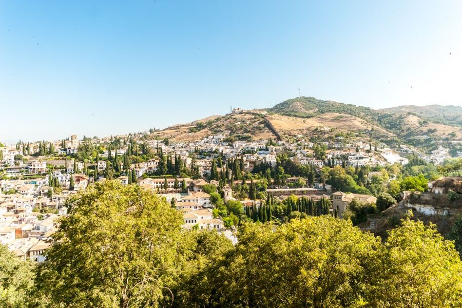 Granada: Alhambra and Generalife Garden Ticket & Guided Tour - Carlos V Palace and the Christian chapter
