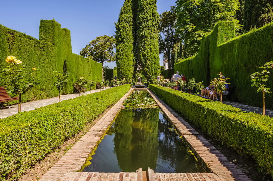 Granada: Alhambra and Nasrid Palaces Entry Ticket - Is the self-guided format right for you?