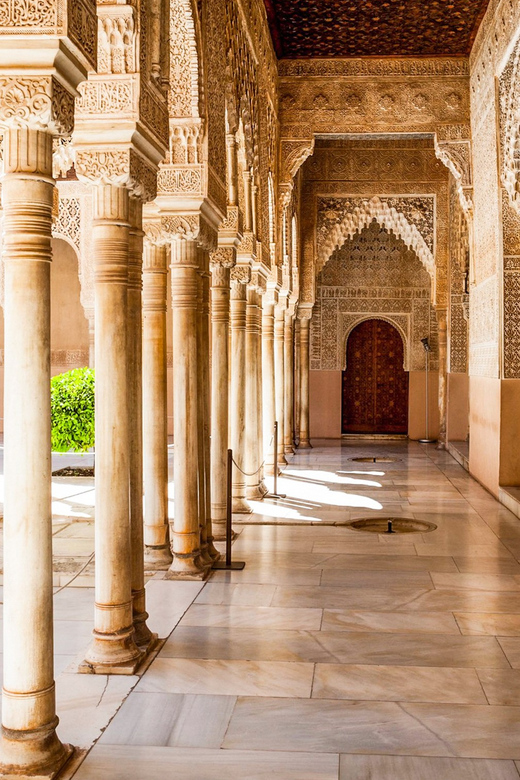 Granada: Alhambra and Nasrid Palaces Entry Ticket - Arriving at the Access Pavilion